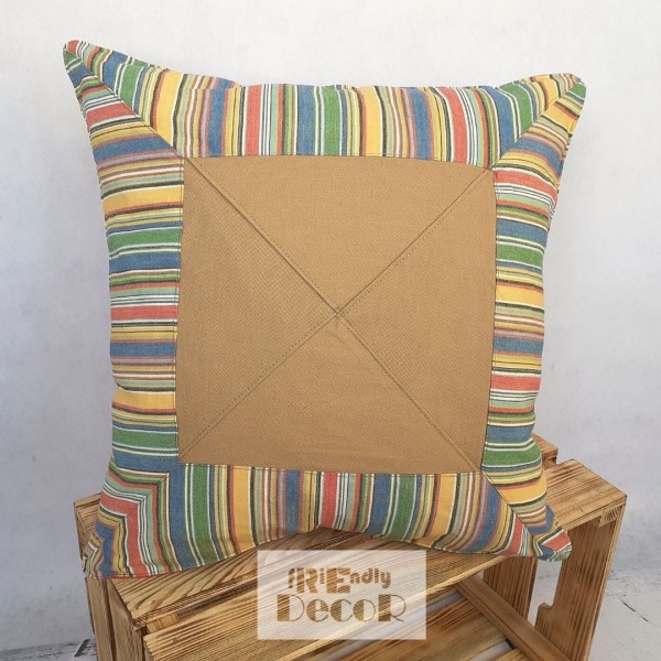 Poszewka dekoracyjna etno camelowa 50 x 50 cm