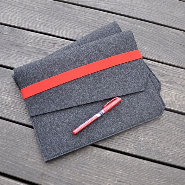 Organizer filcowy na format A4 - grafitowy z czerwoną gumą