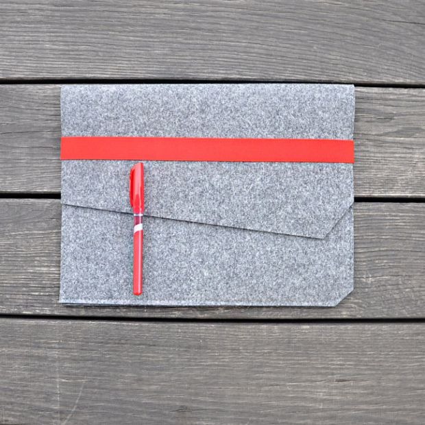 Organizer filcowy na format A4 - szary z czerwoną gumą