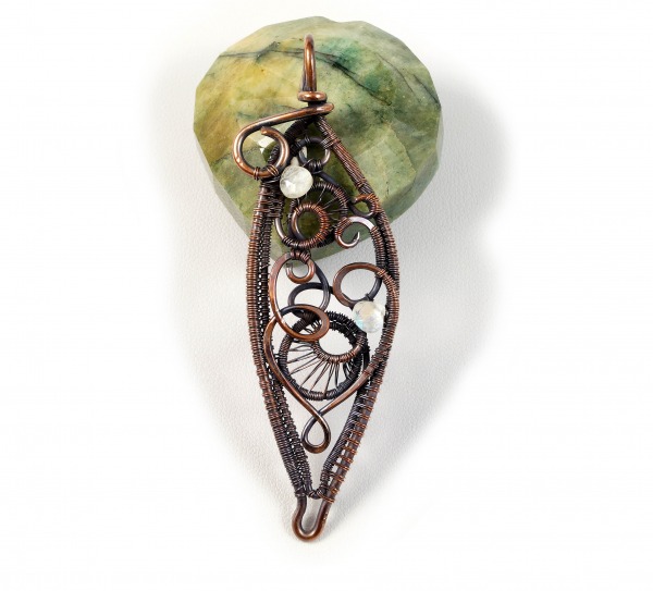 Kamień księżycowy,  miedziany wisiorek listek, boho,  ręcznie wykonany na prezent