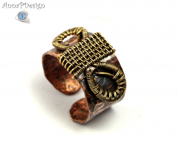 Miedziany sygnet z mosiężnym splotem, obrączka regulowana unisex, ręcznie wykonany, miedź młotkowana