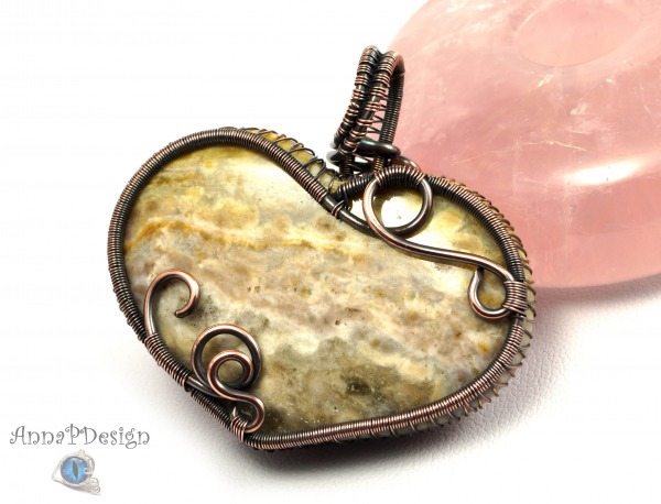 Jaspis,  Wisior z miedzi z jaspisem brązowym serce,  ręcznie wykonany na niepowtarzalny prezent