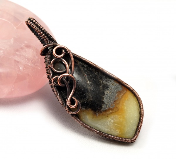 Jaspis,  Miedziany wisior z jaspisem czarno brązowy,  ręcznie wykonany,  niepowtarzalny prezent dla niej