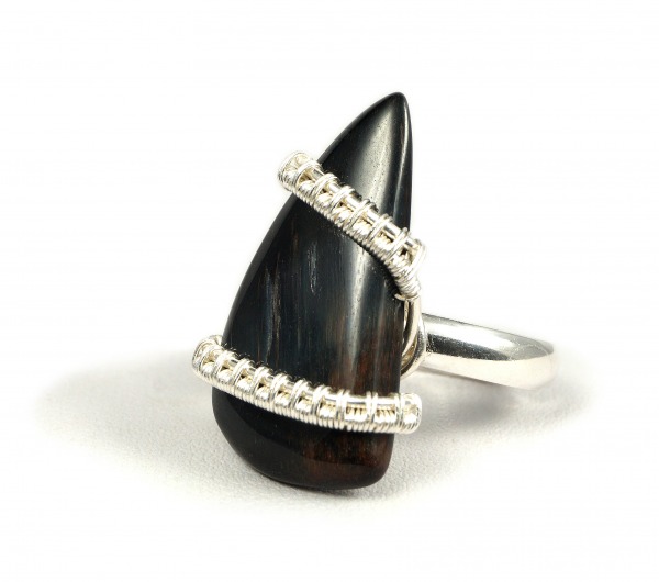 Srebrny pierścionek z kwarcowym tygrysim okiem,  ręcznie wykonany na prezent dla niej